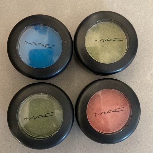 Mac eyeshadows. - Picture 4 of 4